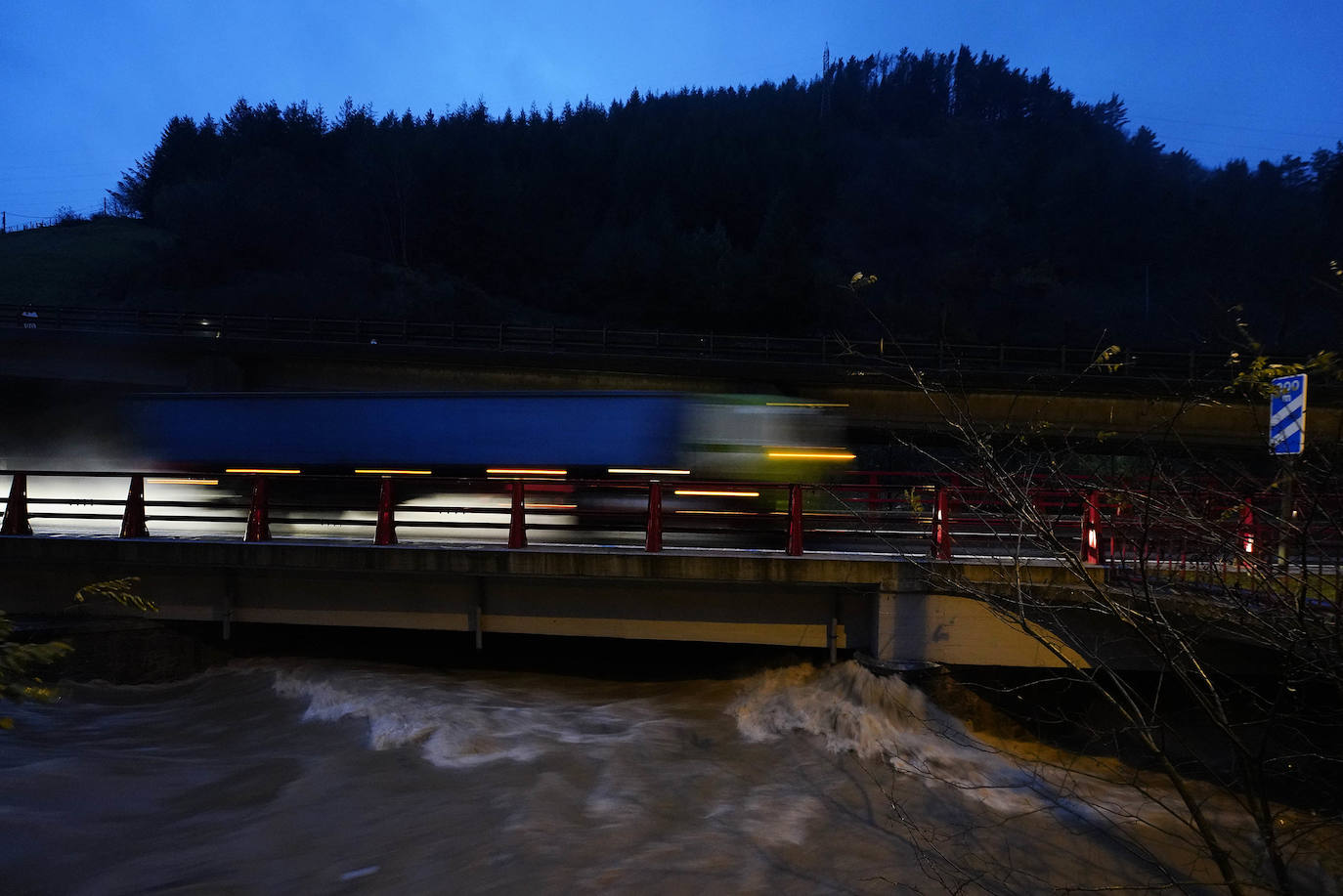 Tiempo en Gipuzkoa: Nueva jornada de lluvia, nieve y olas