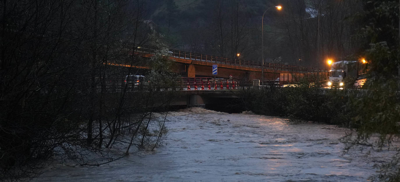 Tiempo en Gipuzkoa: Nueva jornada de lluvia, nieve y olas