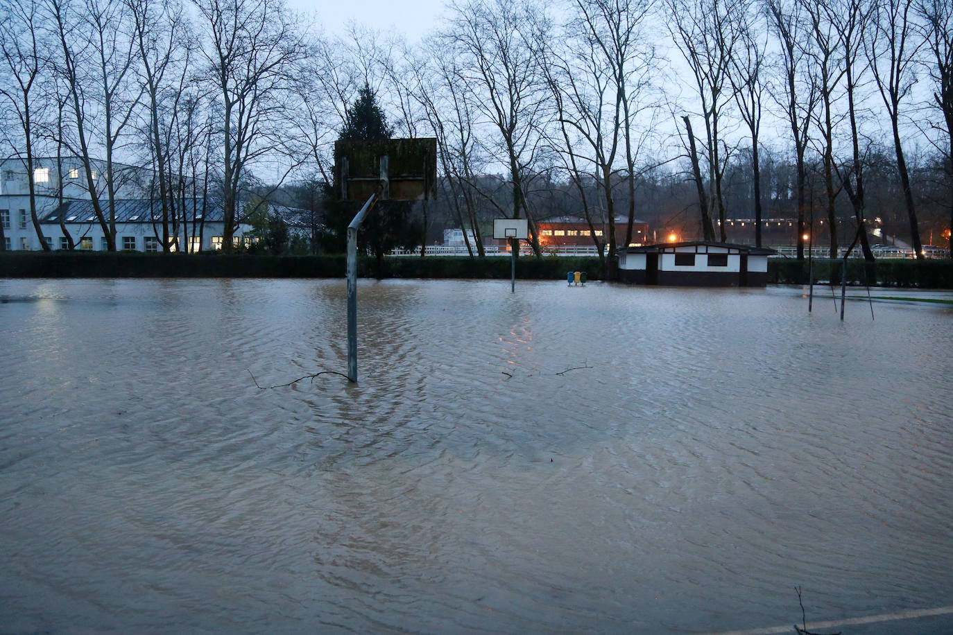 Tiempo en Gipuzkoa: Nueva jornada de lluvia, nieve y olas
