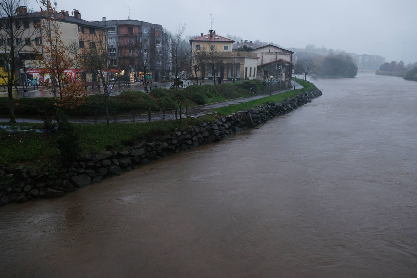 Tiempo en Gipuzkoa: Nueva jornada de lluvia, nieve y olas