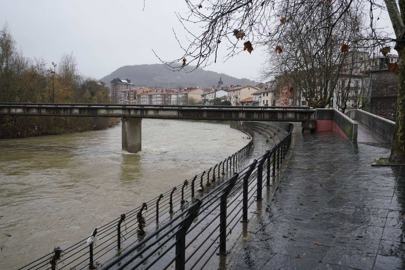 El río Oria a su paso por Andoain. 