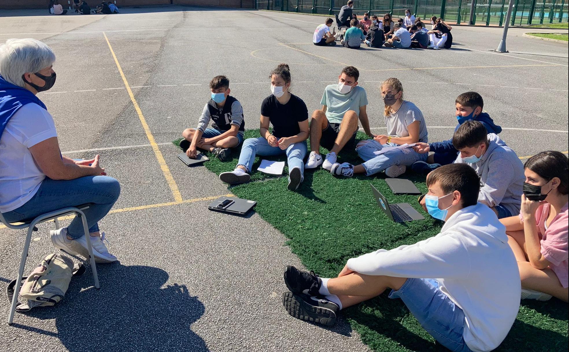 Orioko arrantzale, saregile eta musikariei elkarrizketak egin genizkien.