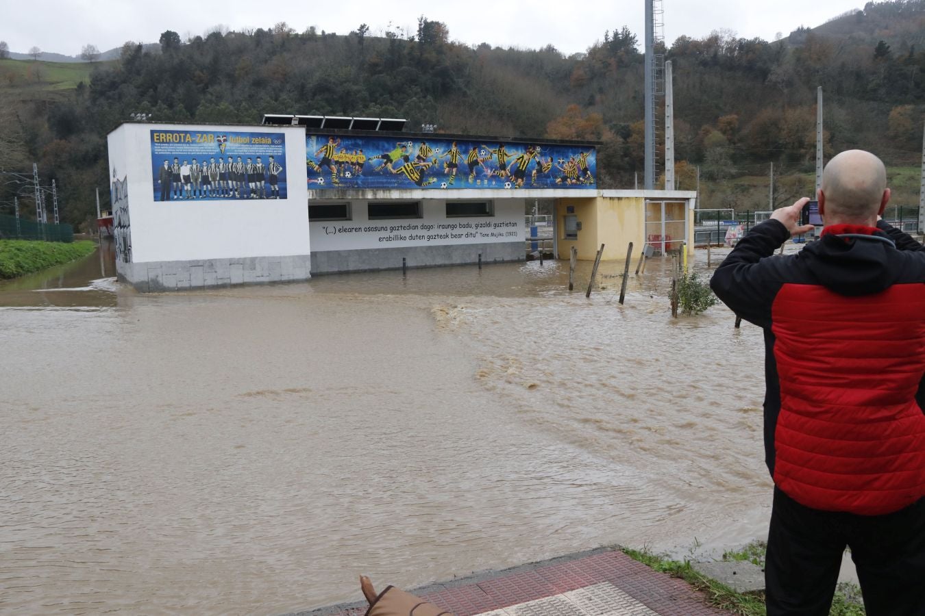 Fotos: Inundaciones en Deba por la crecida del río