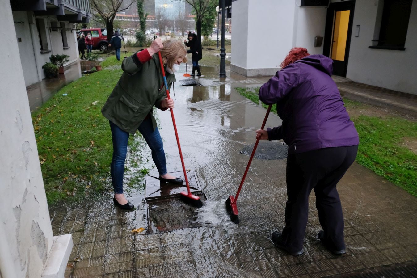 Fotos: Inundaciones en Behobia y otros puntos de Irun por el desbordamiento del Bidasoa