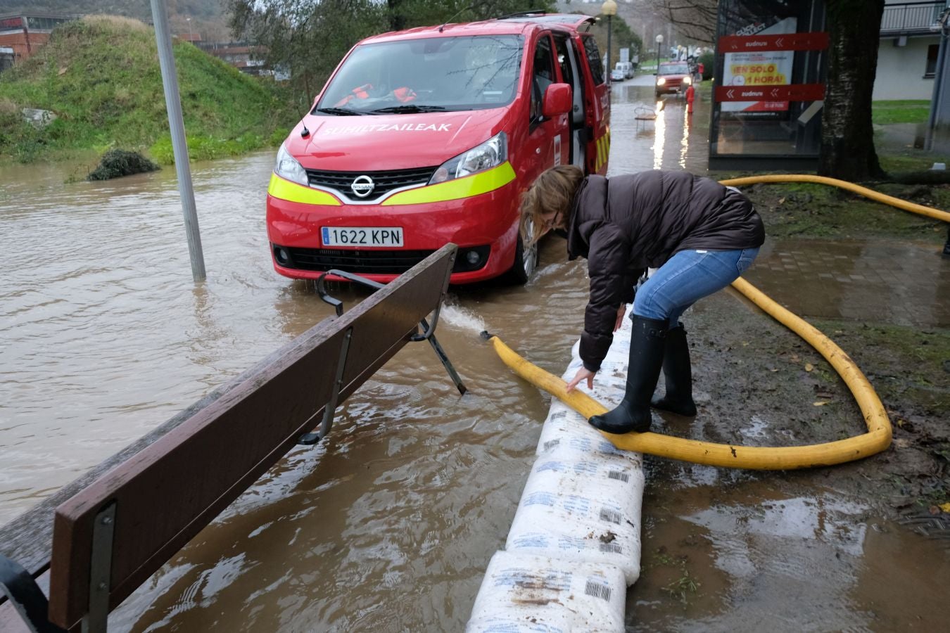 Fotos: Inundaciones en Behobia y otros puntos de Irun por el desbordamiento del Bidasoa