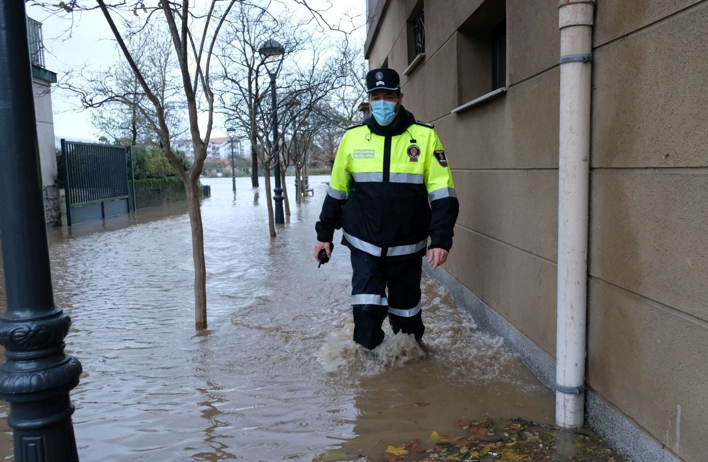 Fotos: Inundaciones en Behobia y otros puntos de Irun por el desbordamiento del Bidasoa
