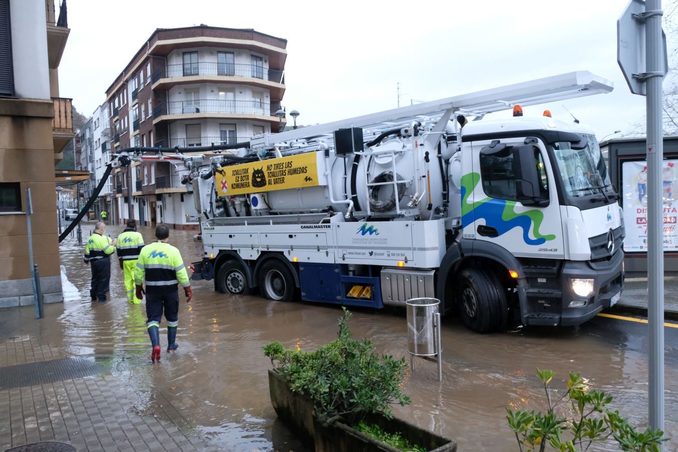 Fotos: Inundaciones en Behobia y otros puntos de Irun por el desbordamiento del Bidasoa