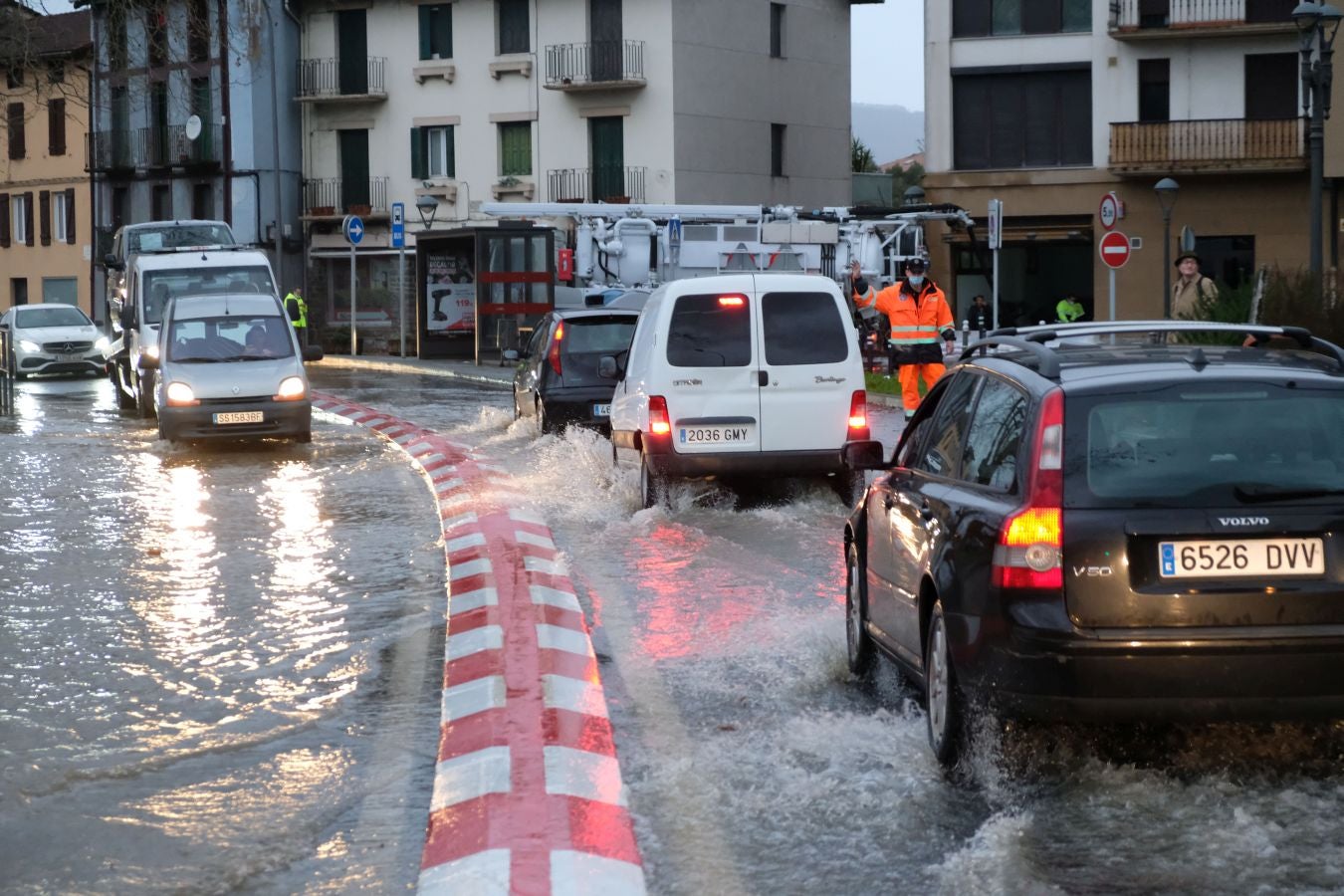 Fotos: Inundaciones en Behobia y otros puntos de Irun por el desbordamiento del Bidasoa