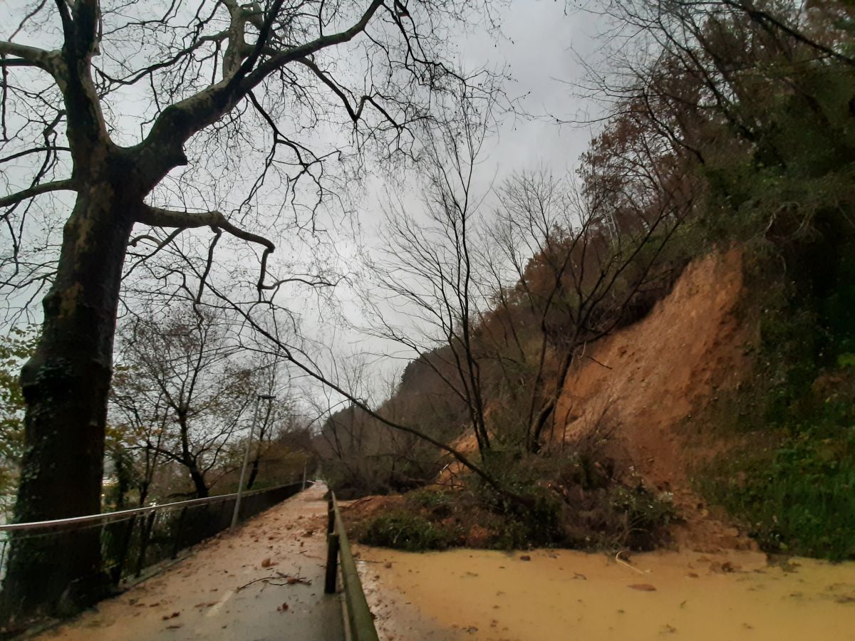 Fotos: Desprendimiento en Pasai Donibane por las lluvias