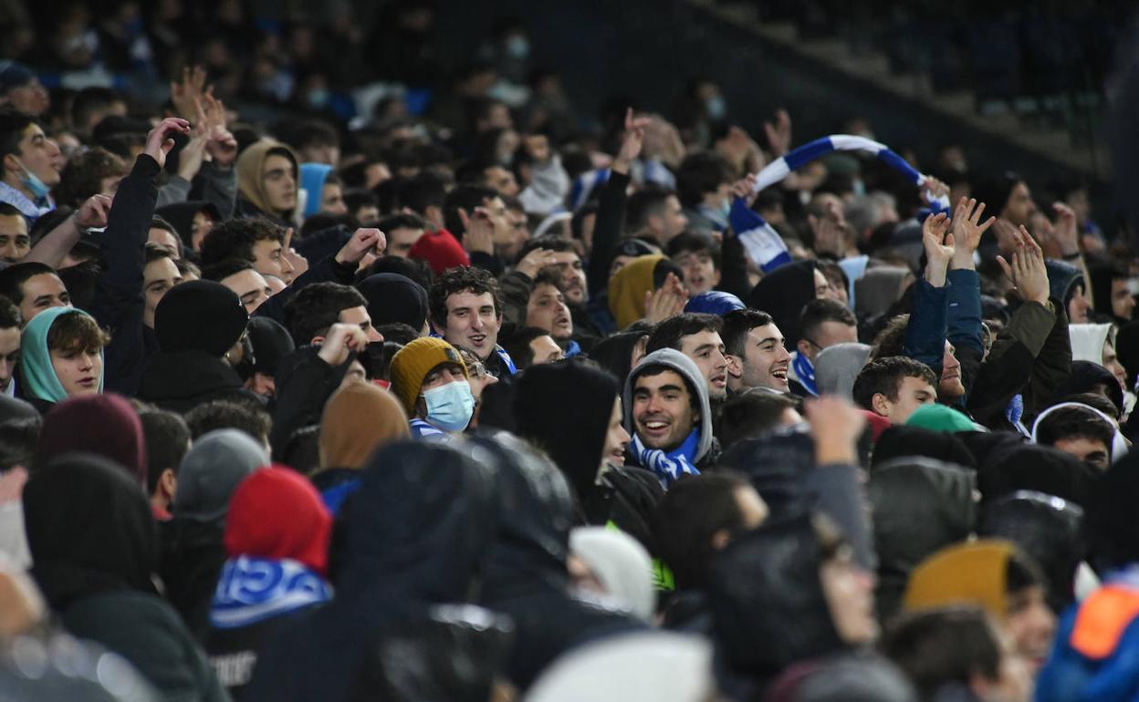 ¿Por qué el Superior considera que no hace falta pase Covid para ir al fútbol?