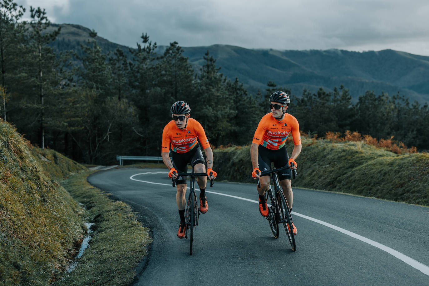 Fotos: Nuevos maillots del Euskaltel