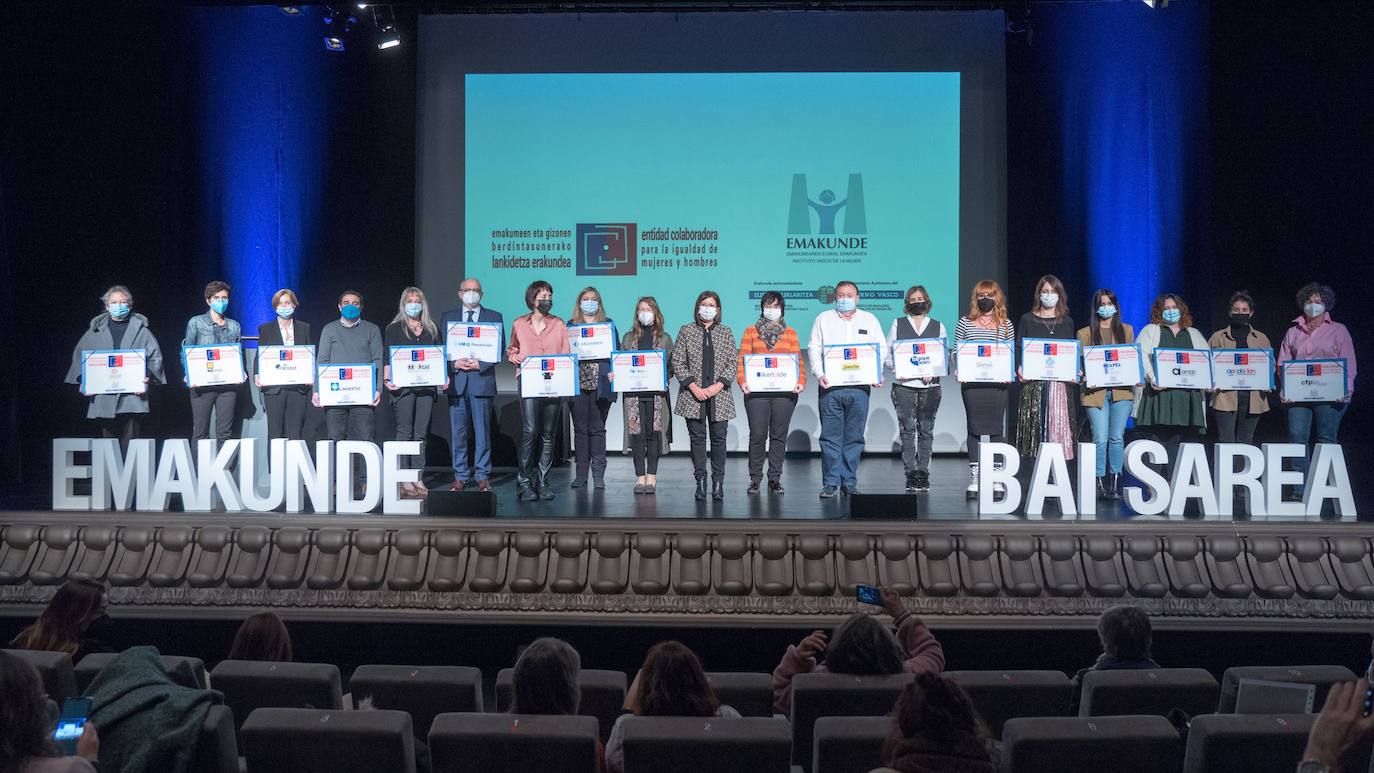 Berdintasunarekin konprometitutako 20 enpresa saritu ditu Emakundek