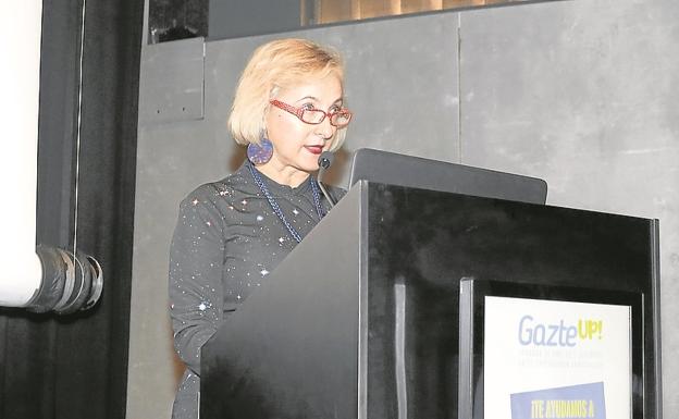 Gloria Múgica, directora general de Lanbide, durante su discurso.