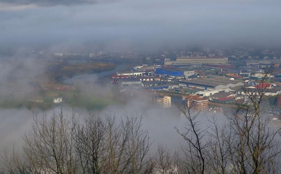 Fotos: Gipuzkoa amanece bajo la niebla