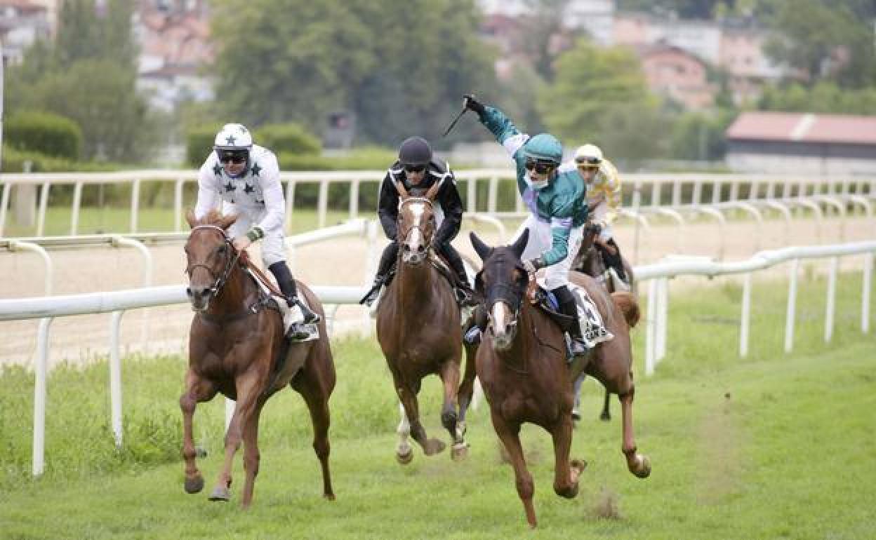 Fantástica victoria en Deauville del ganador de la Copa de Oro