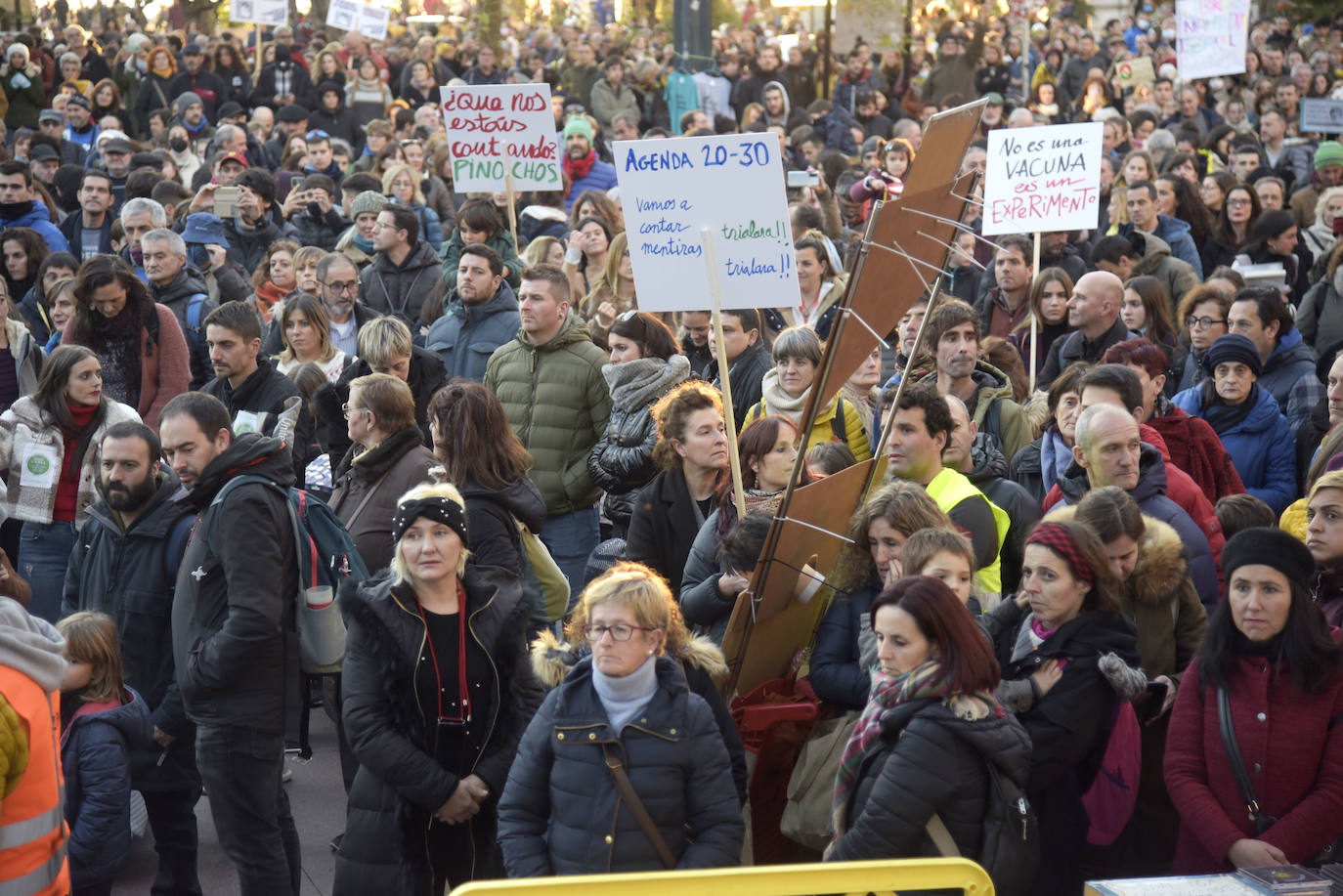 Fotos: Manifestación en contra del pasaporte sanitario