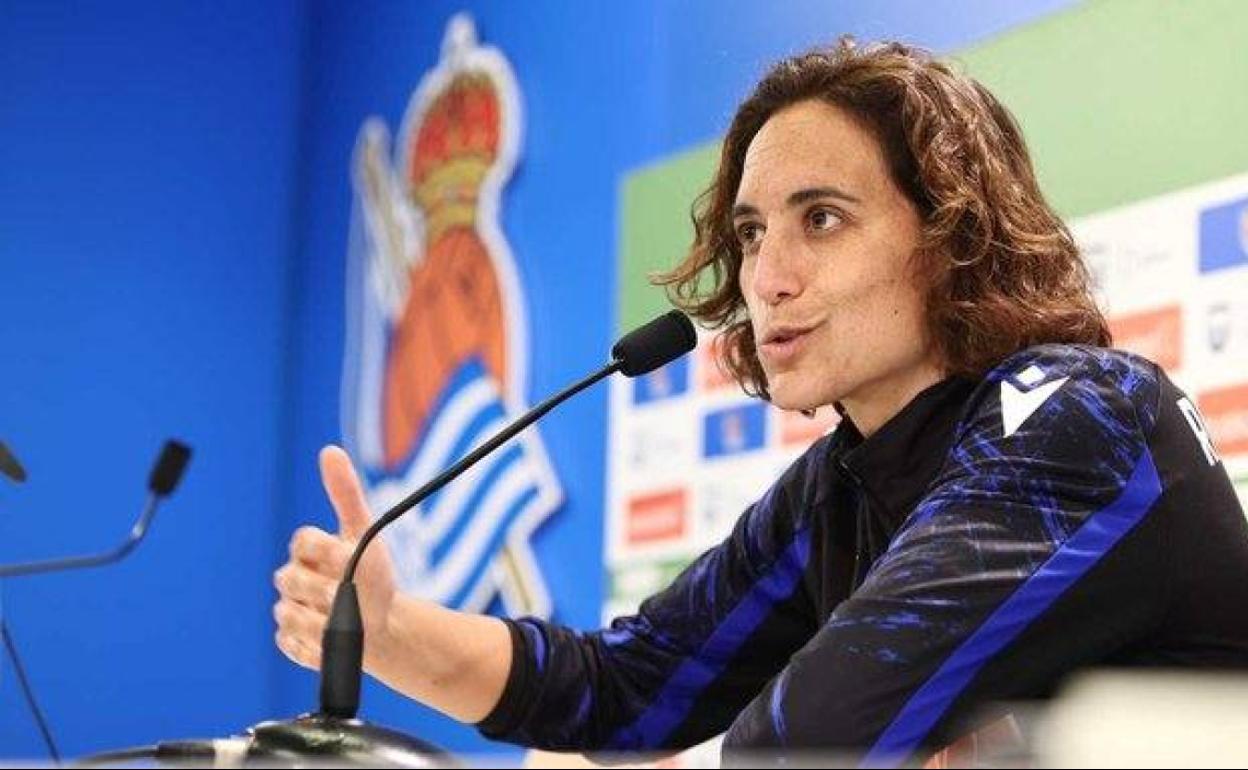 La entrenadora de la Real Sociedad, Natalia Arroyo, durante la rueda de rpensa de hoy. 