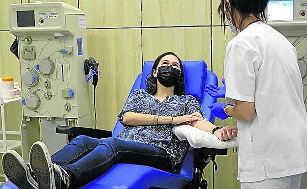 Las bajas crecen en Osakidetza por el impacto del virus y el estrés acumulado