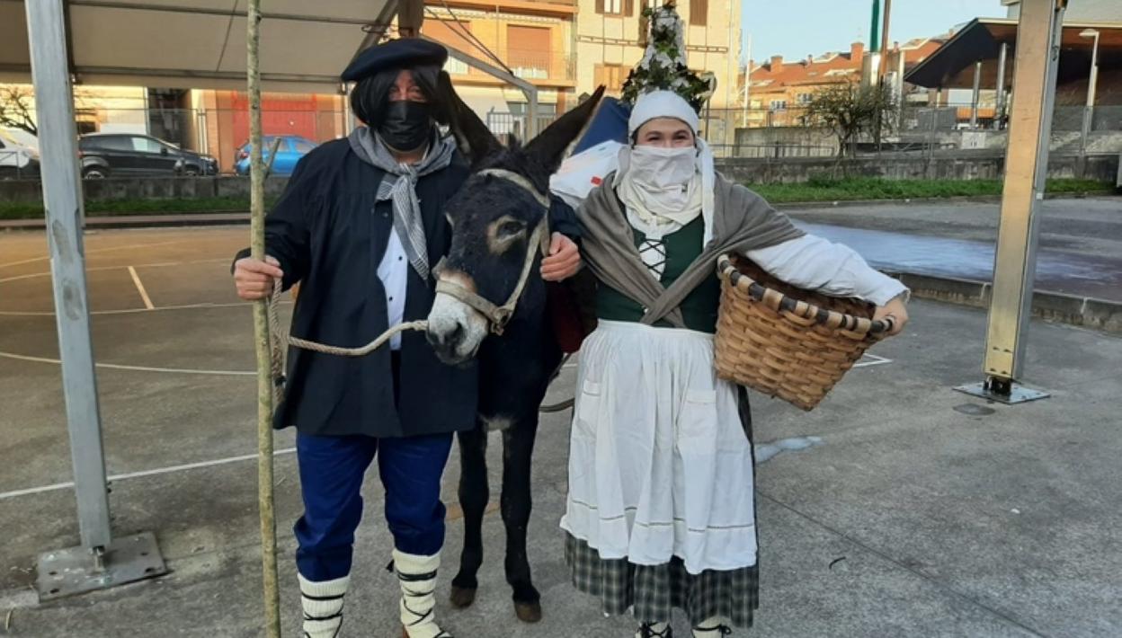 Olentzero eta Mari Domingi astoz iritsi ziren Elizaldera. 