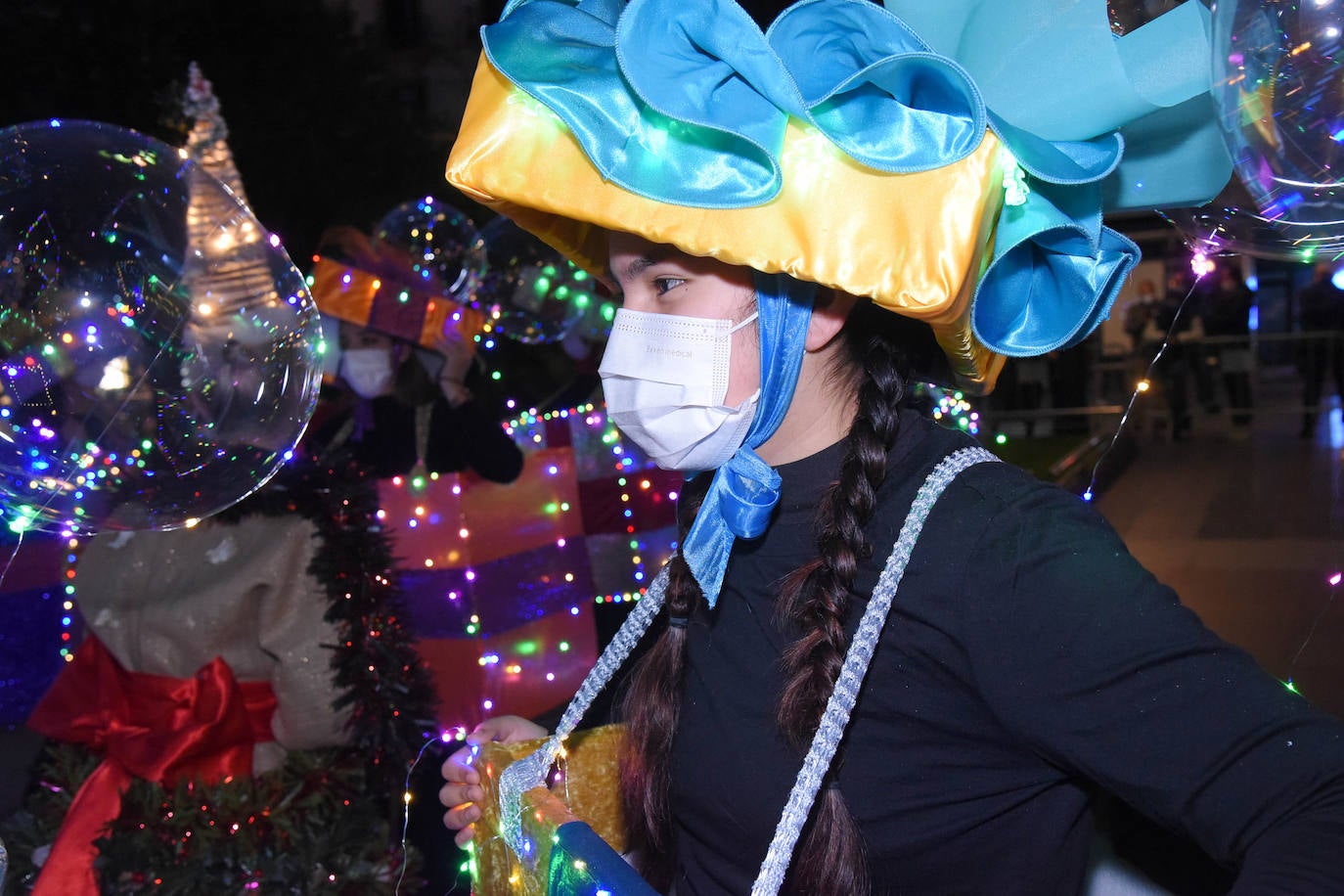 Fotos: Olentzero y Mari Domingi visitan las calles de Donostia