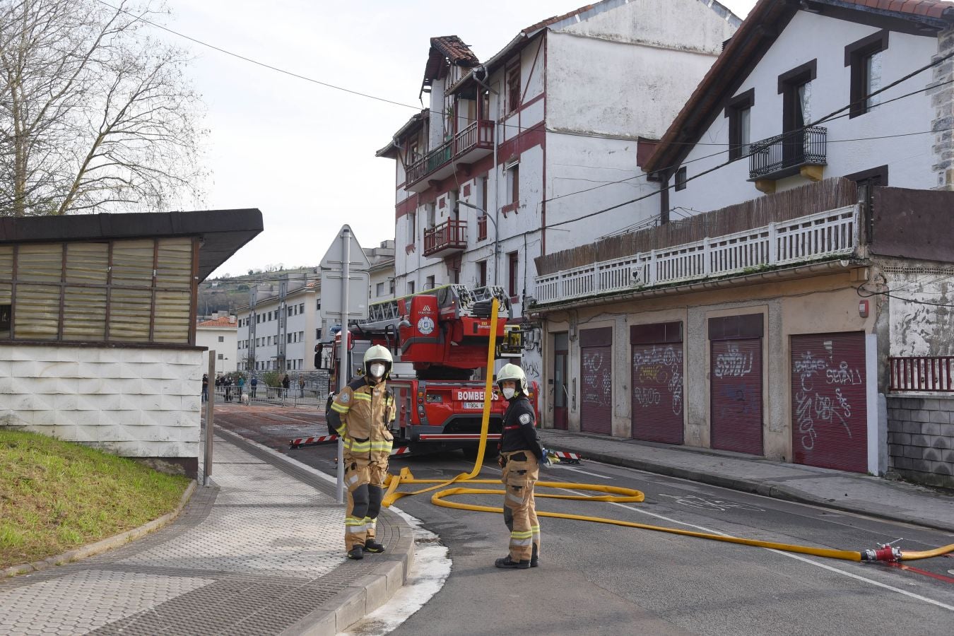 Fotos: Un incendio calcina una vivienda en Hernani