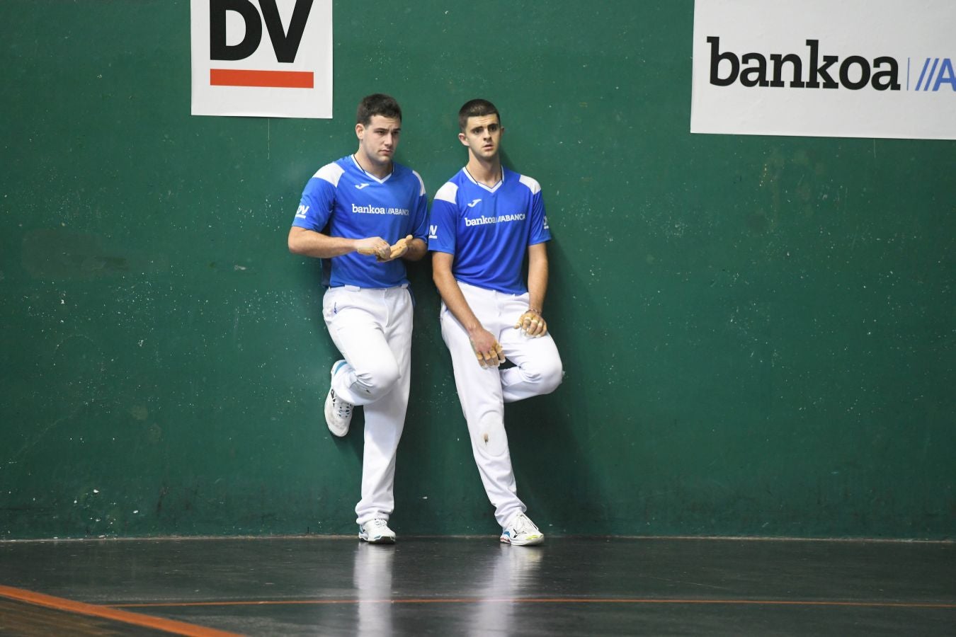 Olatz Arrizabalaga destroza a Amaia Aldia con el saque (6-22) y sucede a la de Dima en el palmarés. 