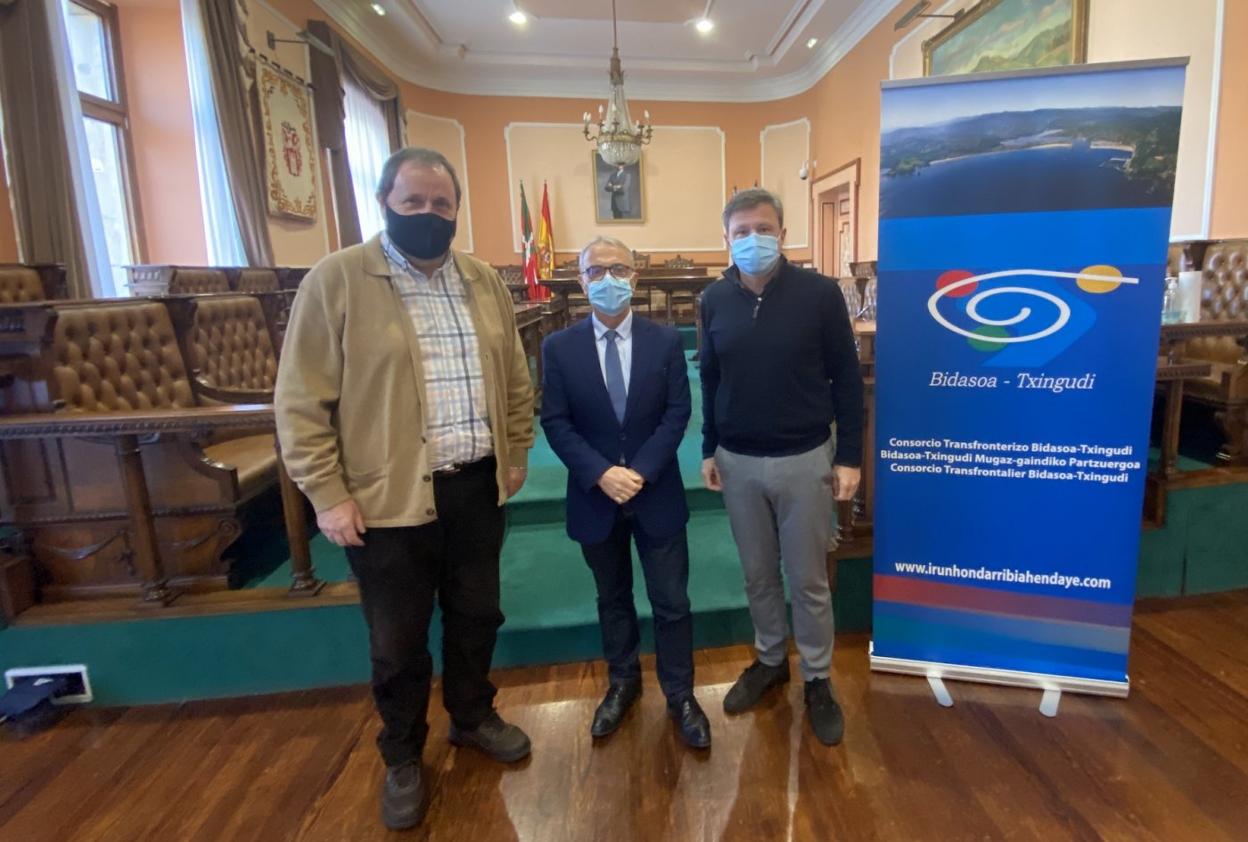 Txomin Sagarzazu, Kote Ecenarro y José Antonio Santano tras el Consejo General del Consorcio.