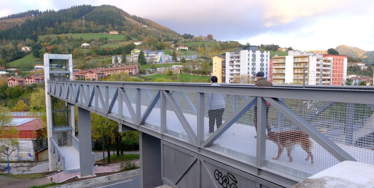 El pasado mes de noviembre se inauguró el ascensor que une el barrio Orbegozo con Elgarrestamendi. 