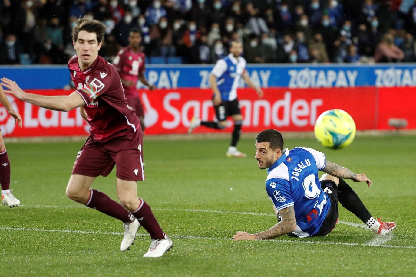 Fotos: Las imágenes del Alavés-Real Sociedad