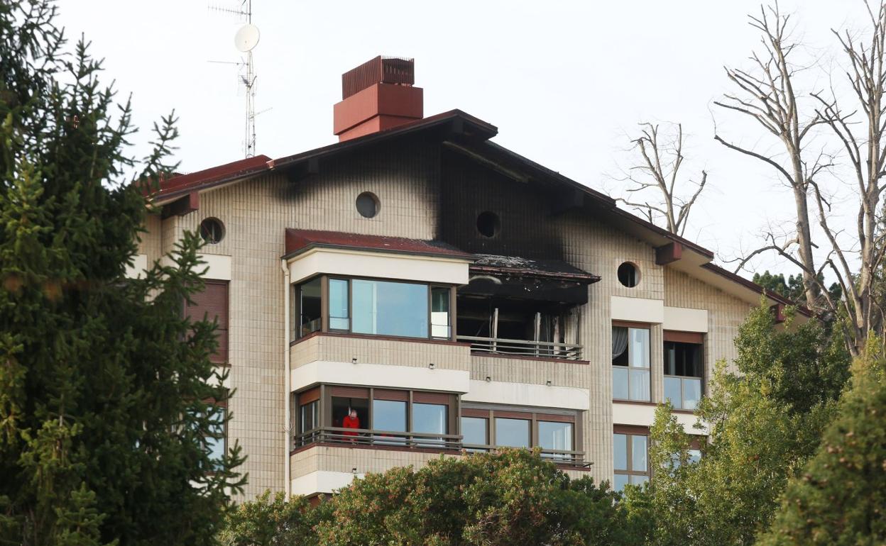 La vivienda de Hondarribia en la que el domingo ardió un patinete. 