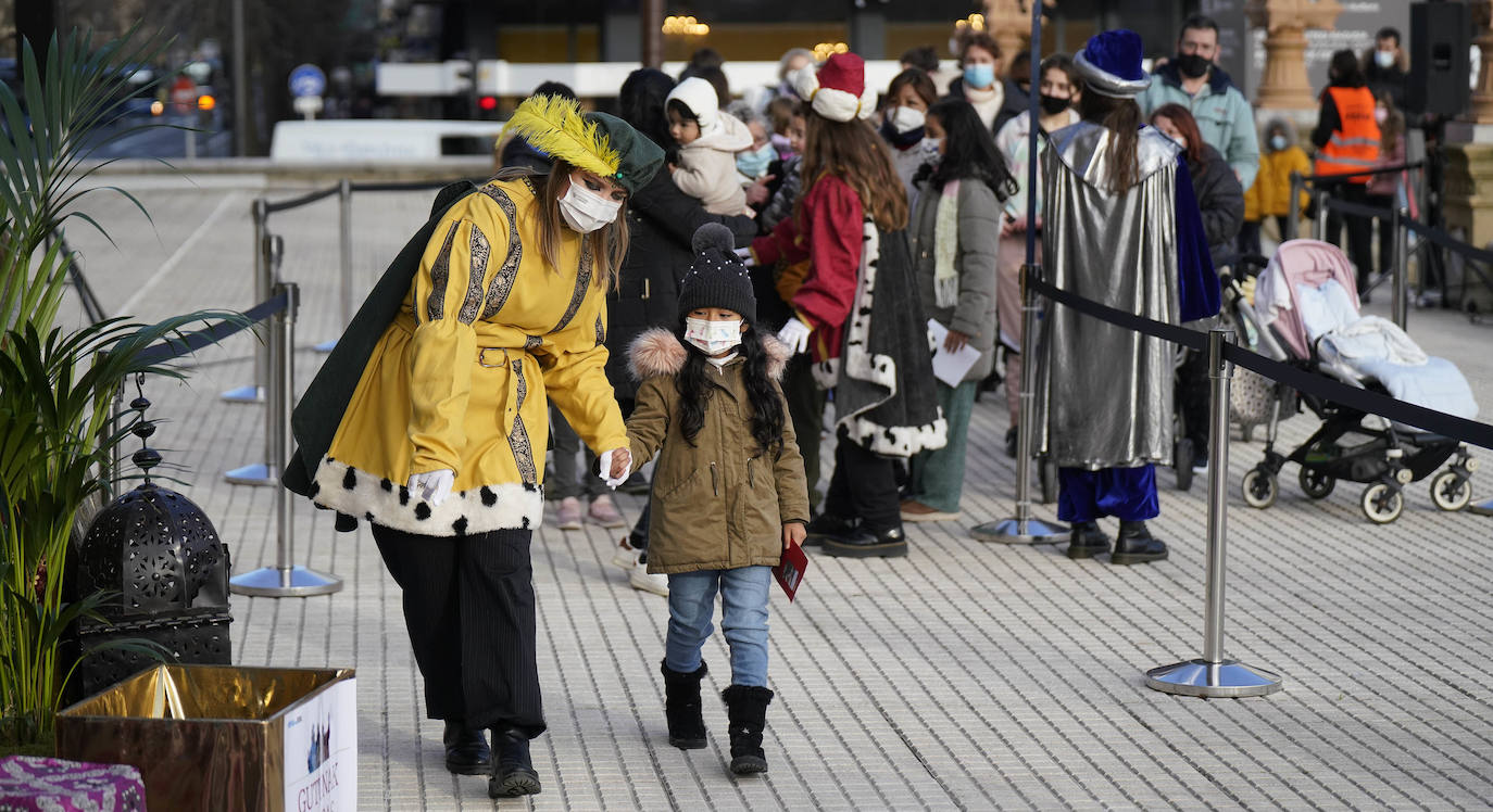 Fotos: El paso de los Reyes Magos por San Sebastián