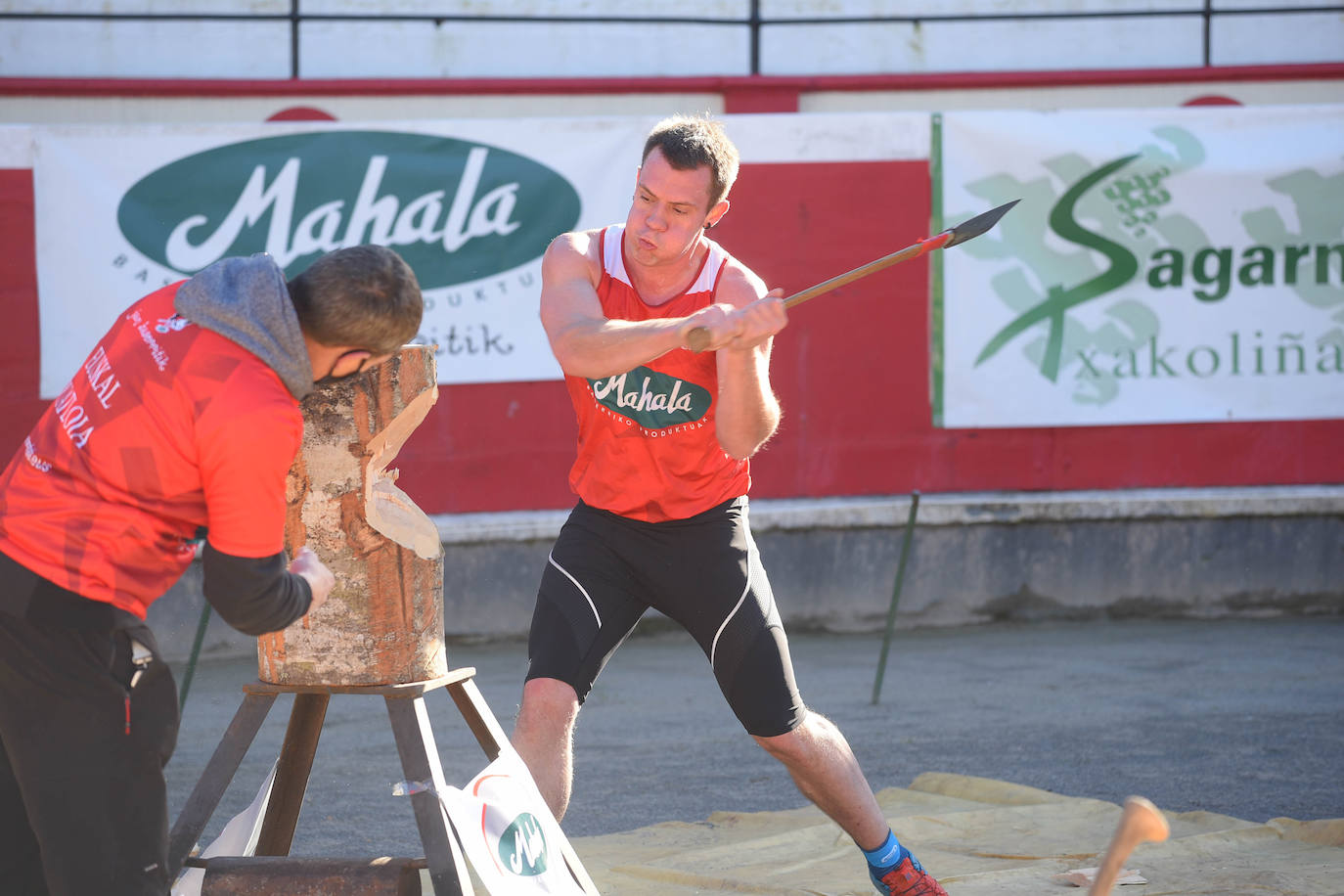 Fotos: Ugaitz Mugertza se hace con la txapela en la primera edición del Euskal Duatloia