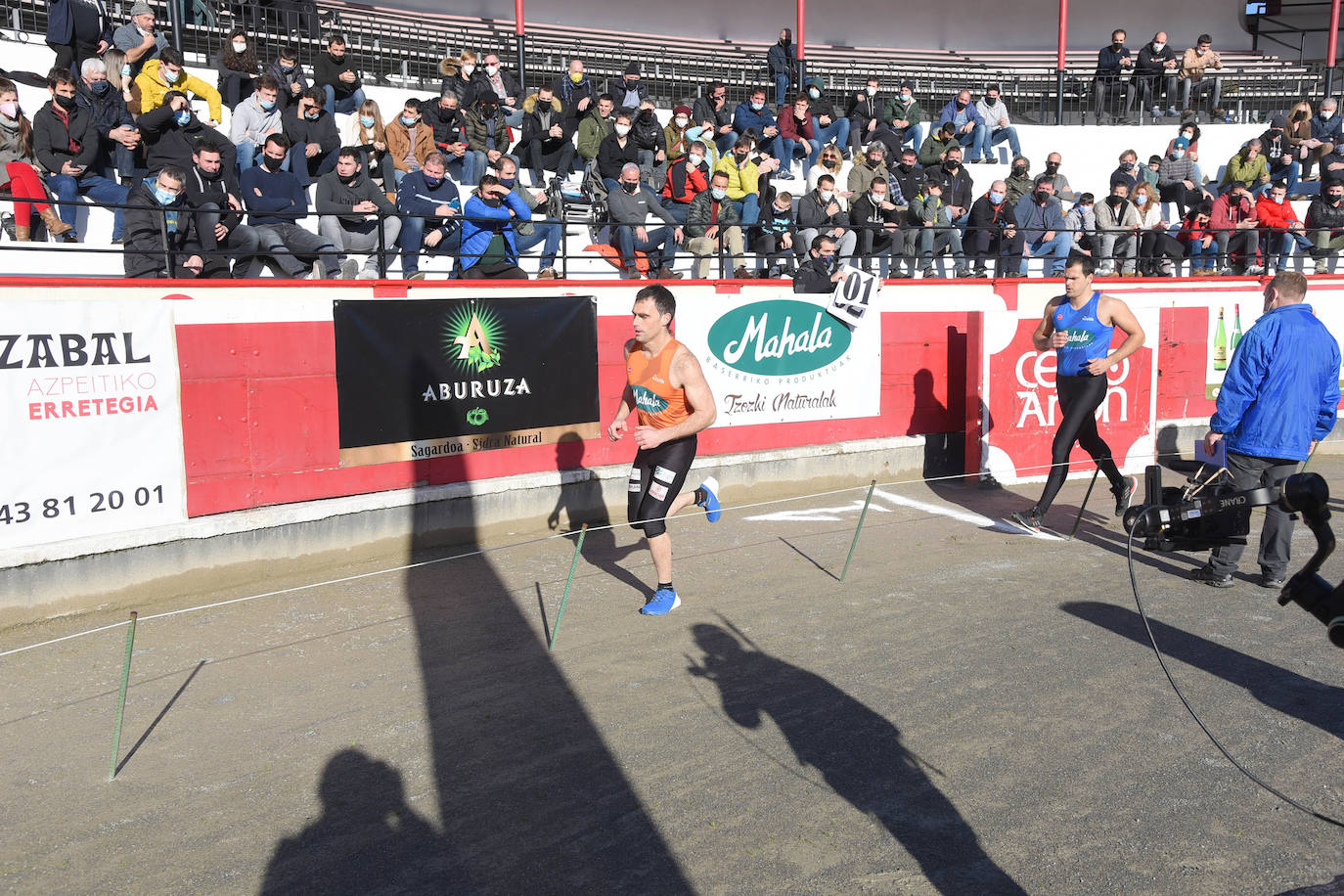 Fotos: Ugaitz Mugertza se hace con la txapela en la primera edición del Euskal Duatloia