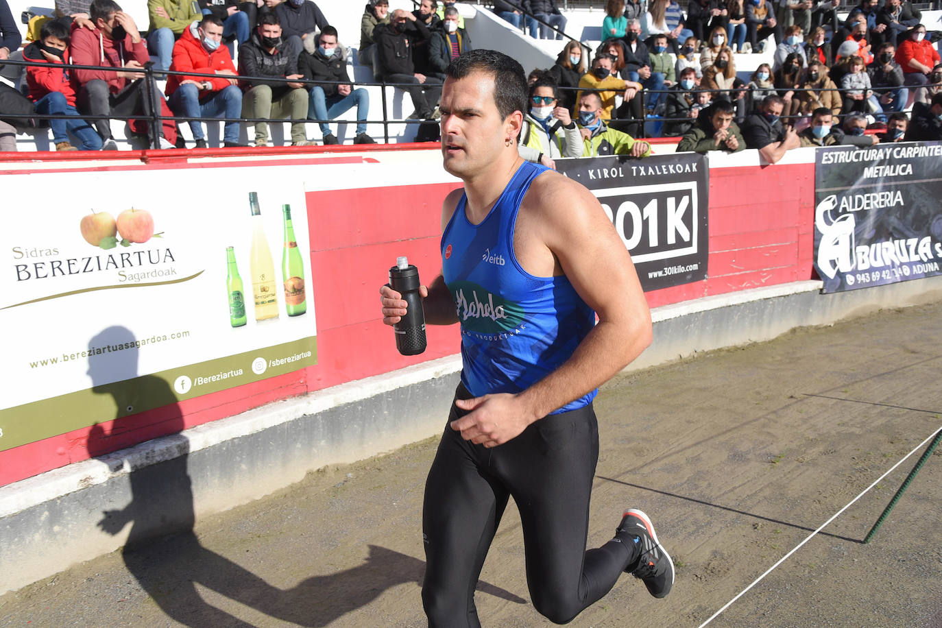 Fotos: Ugaitz Mugertza se hace con la txapela en la primera edición del Euskal Duatloia