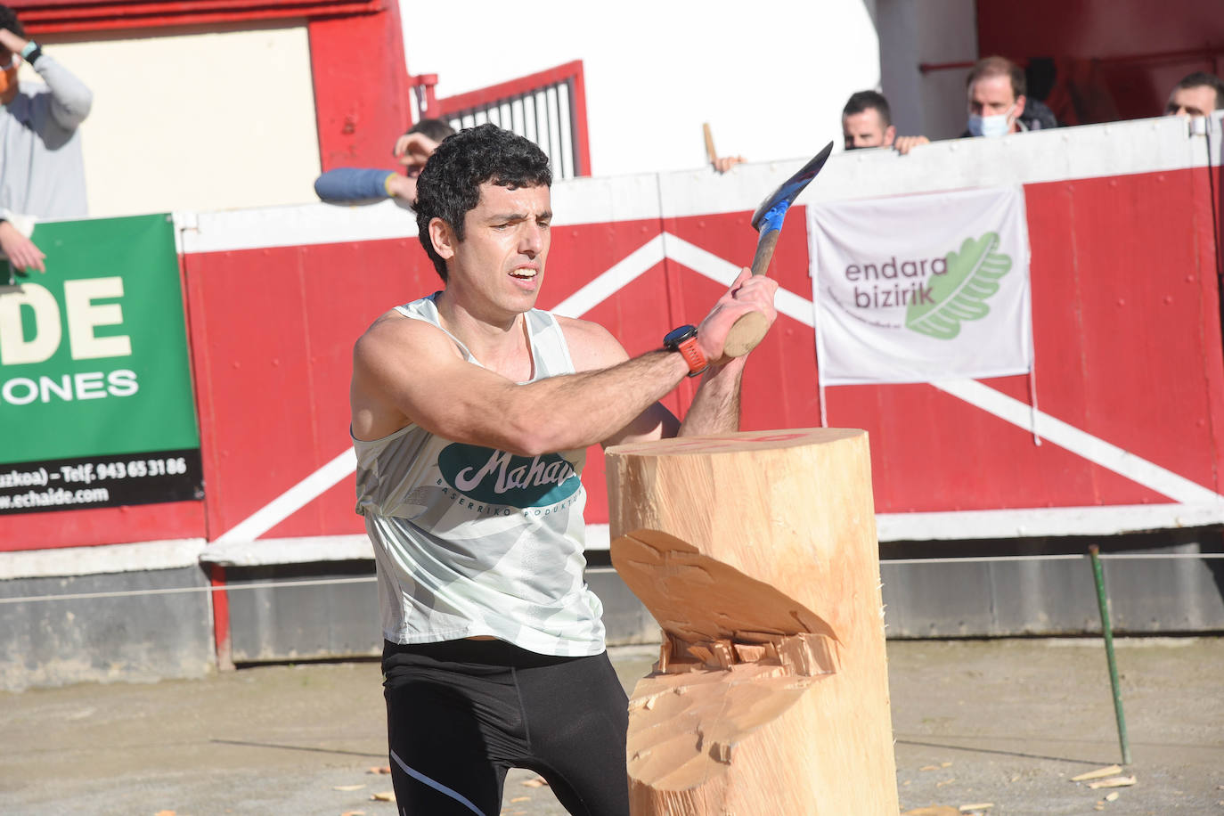 Fotos: Ugaitz Mugertza se hace con la txapela en la primera edición del Euskal Duatloia