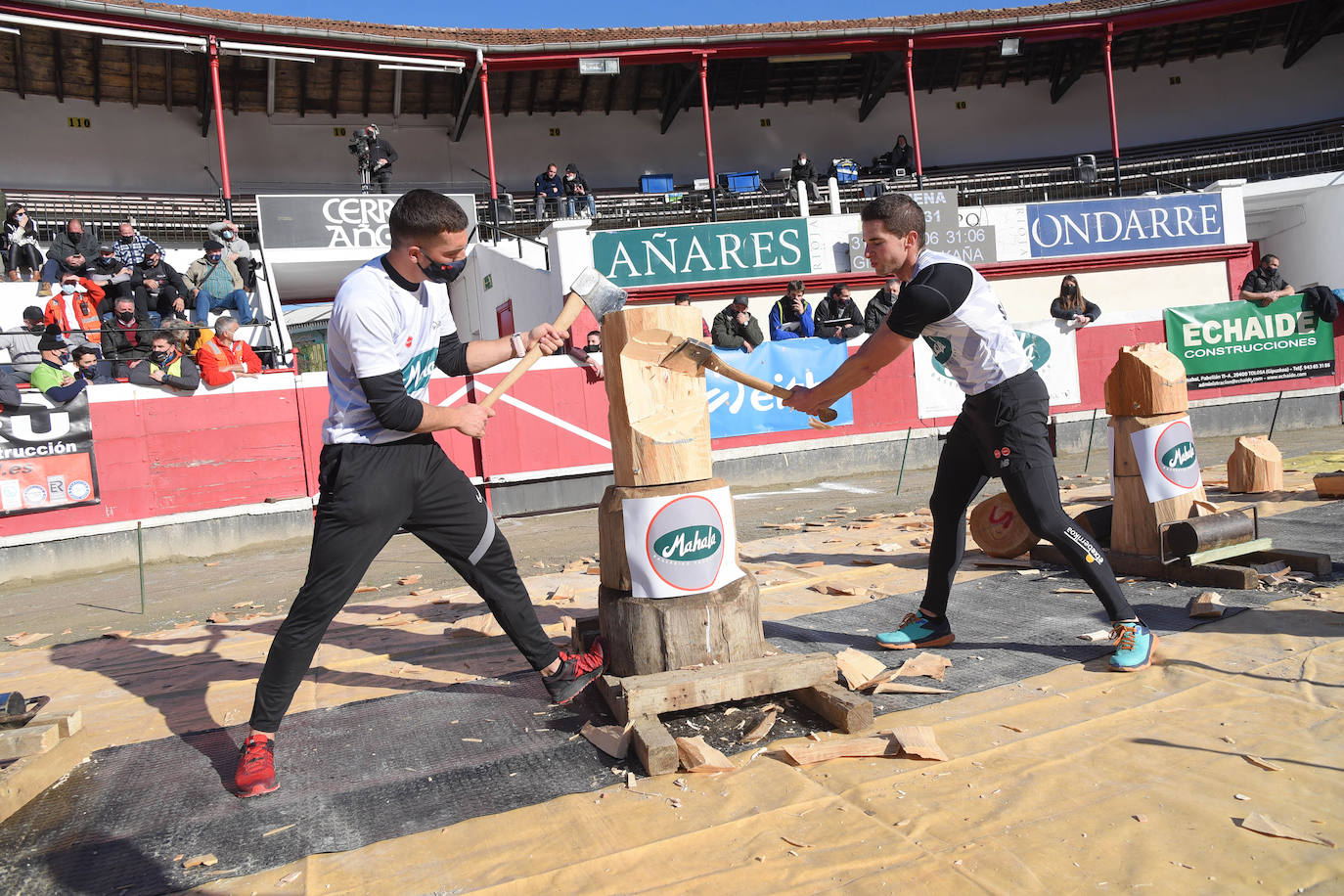 Fotos: Ugaitz Mugertza se hace con la txapela en la primera edición del Euskal Duatloia