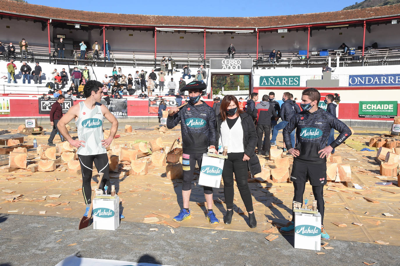 Fotos: Ugaitz Mugertza se hace con la txapela en la primera edición del Euskal Duatloia
