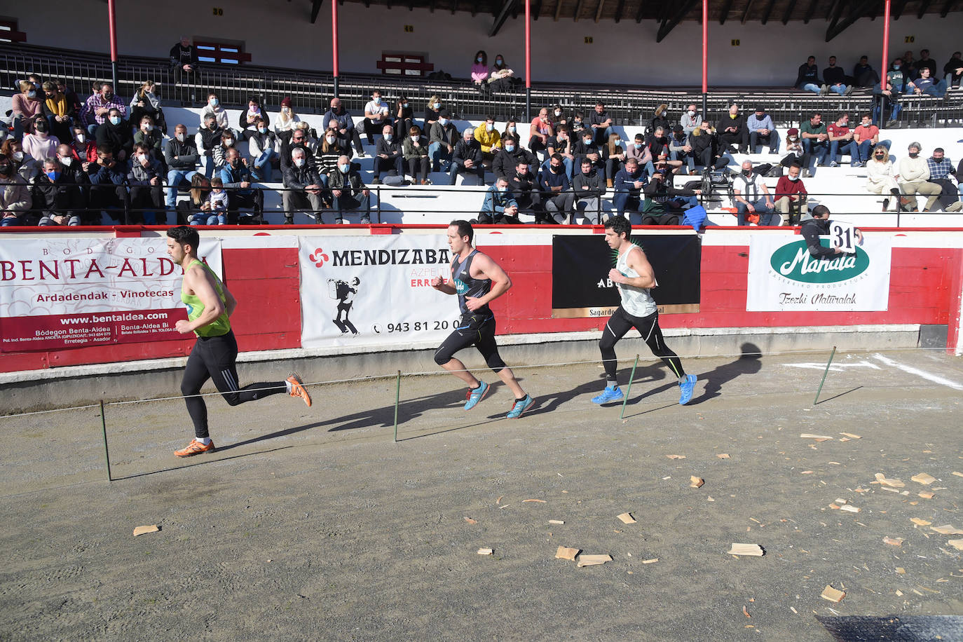 Fotos: Ugaitz Mugertza se hace con la txapela en la primera edición del Euskal Duatloia