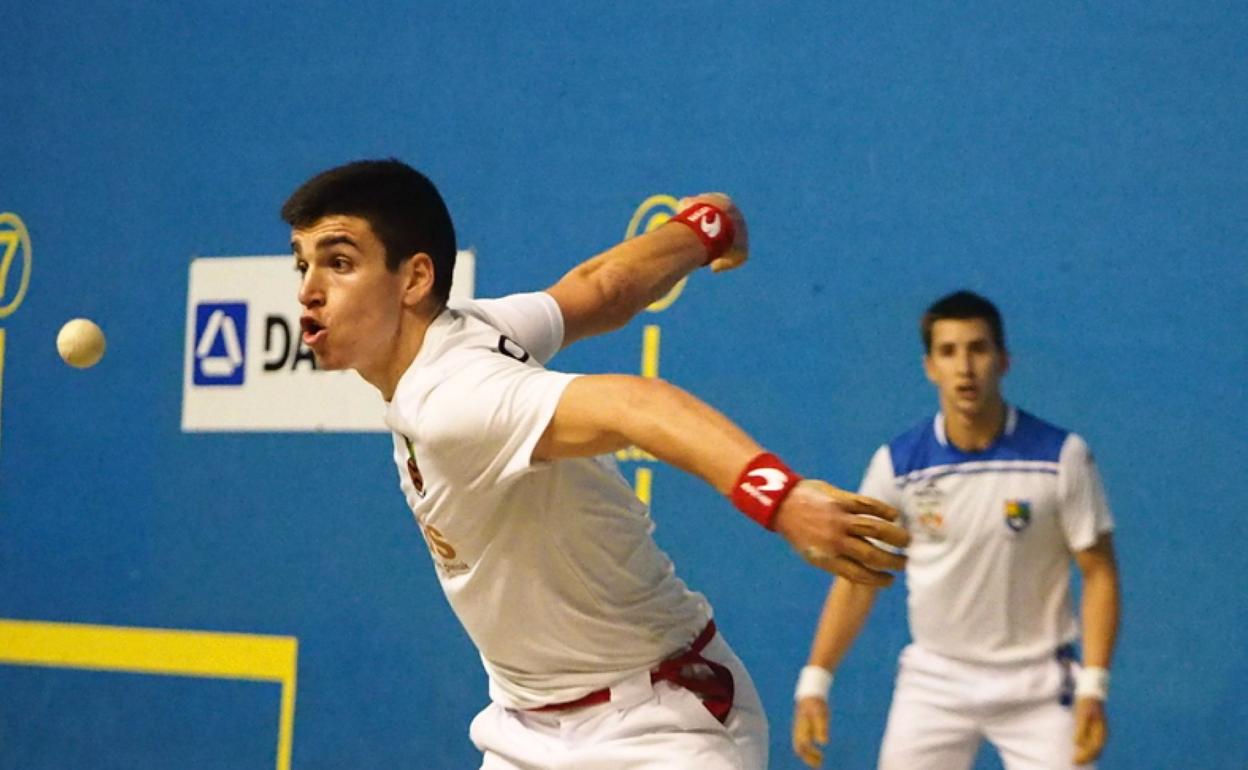 Murua, campeón sénior en 2020, es baja por mal de manos. 