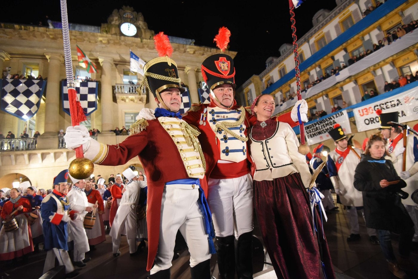 Aitor Oyarzabal, Jose Ramón Mendizabal 'Mendi' y Ainhoa Olasagasti, en un momento de la Izada de 2020, la última antes de la pandemia. 