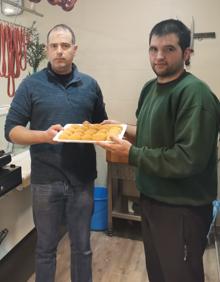 Imagen secundaria 2 - Arriba, la croqueta de jamón. Abajo, la de hongos, otra con mucho éxito.