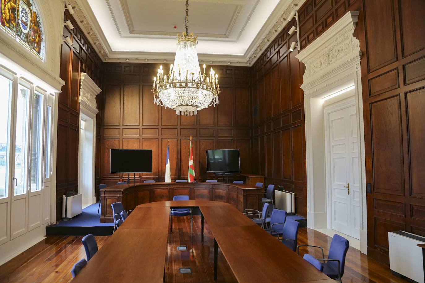 El ala oeste del consistorio donostiarra ha sido sometido a un proceso de renovación que ha permitido adaptar a las necesidades del siglo XXI un edificio del XIX