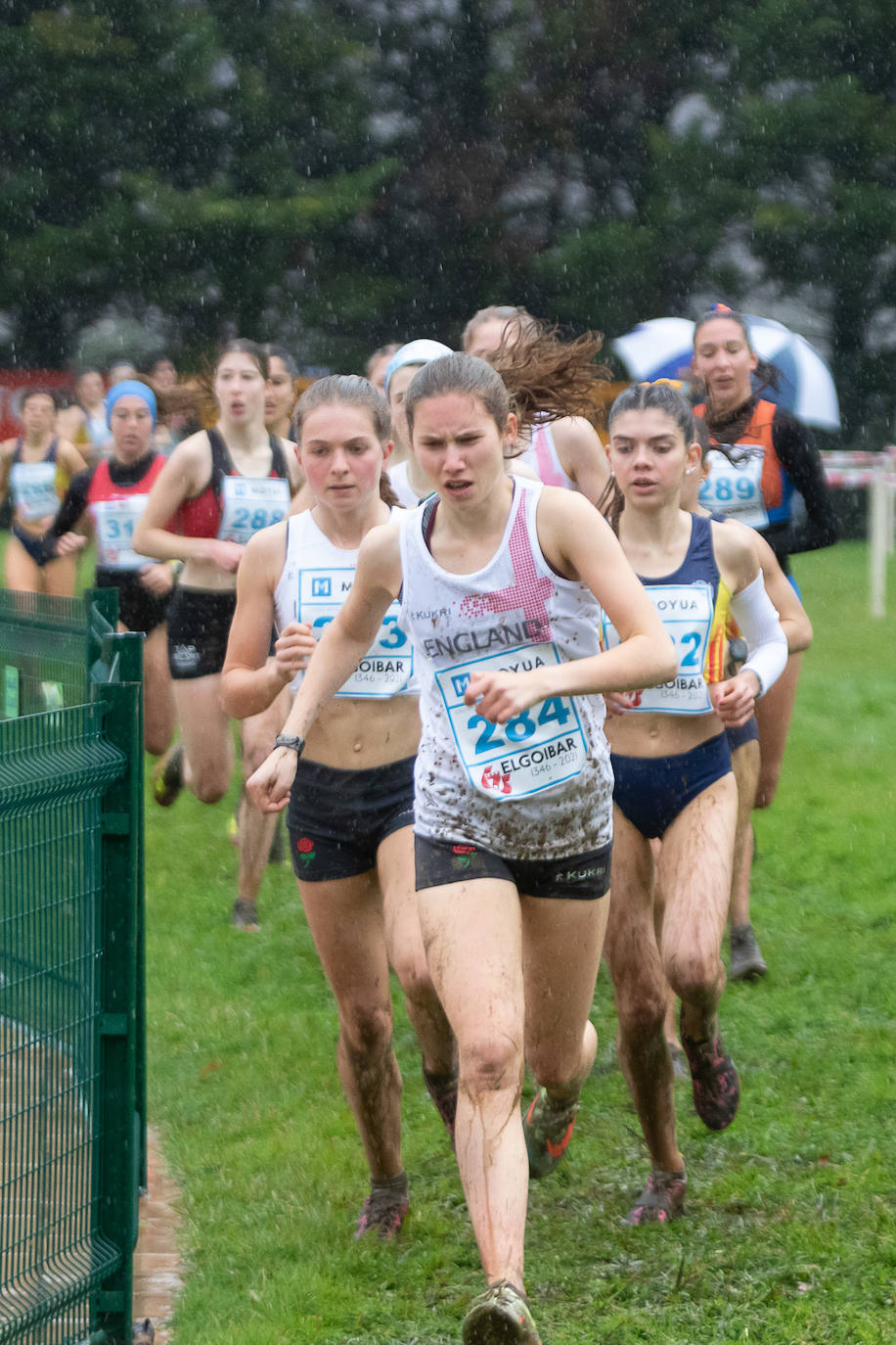 Fotos: Kenia impone su ley en un cross de Elgoibar para quitarse el sombrero