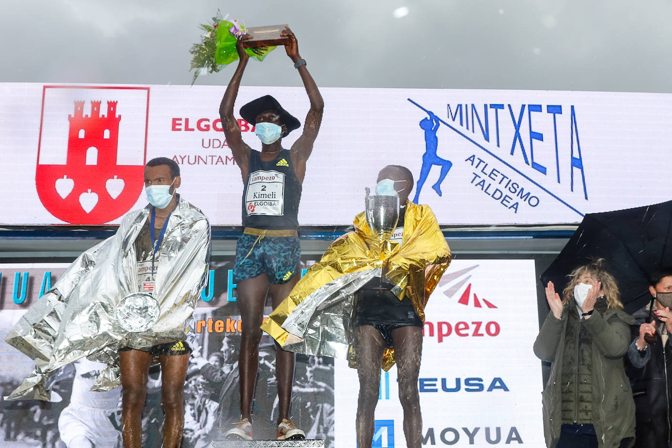 Fotos: Kenia impone su ley en un cross de Elgoibar para quitarse el sombrero