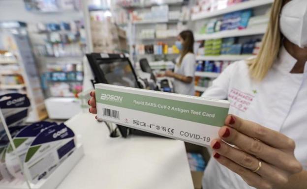 Nuevo protocolo en Osakidetza: quien dé positivo en un test de farmacia deberá aislarse