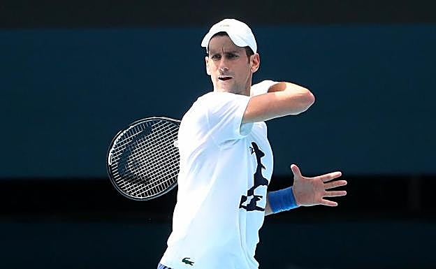 Australia investiga a Djokovic por haber mentido en su llegada al país