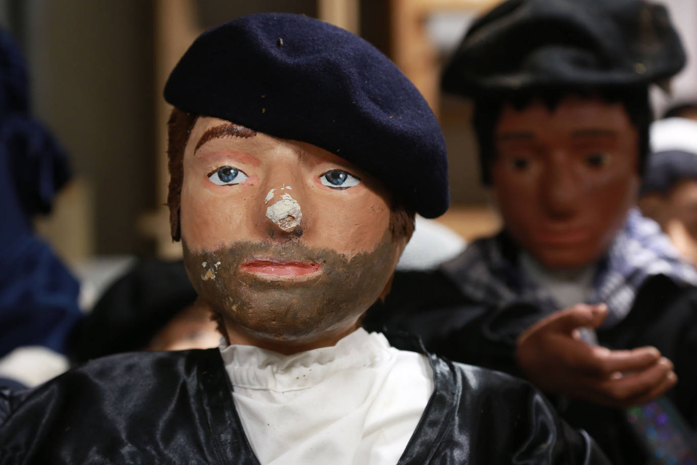 Fotos: Denuncian los reiterados destrozos en el belén de la plaza Gipuzkoa