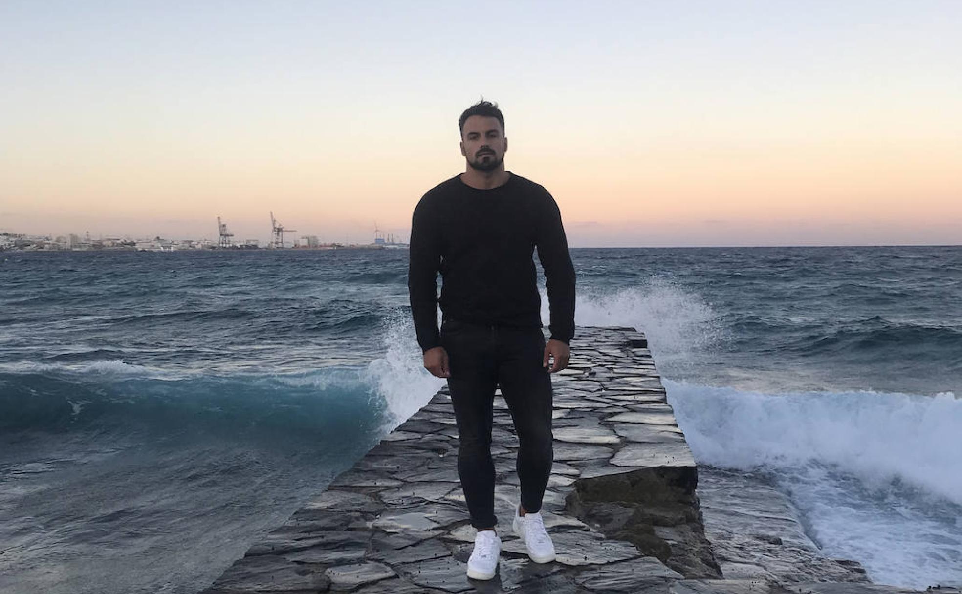 El nadador donostiarra Eduardo Blasco reside y entrena actualmente en Fuerteventura. 