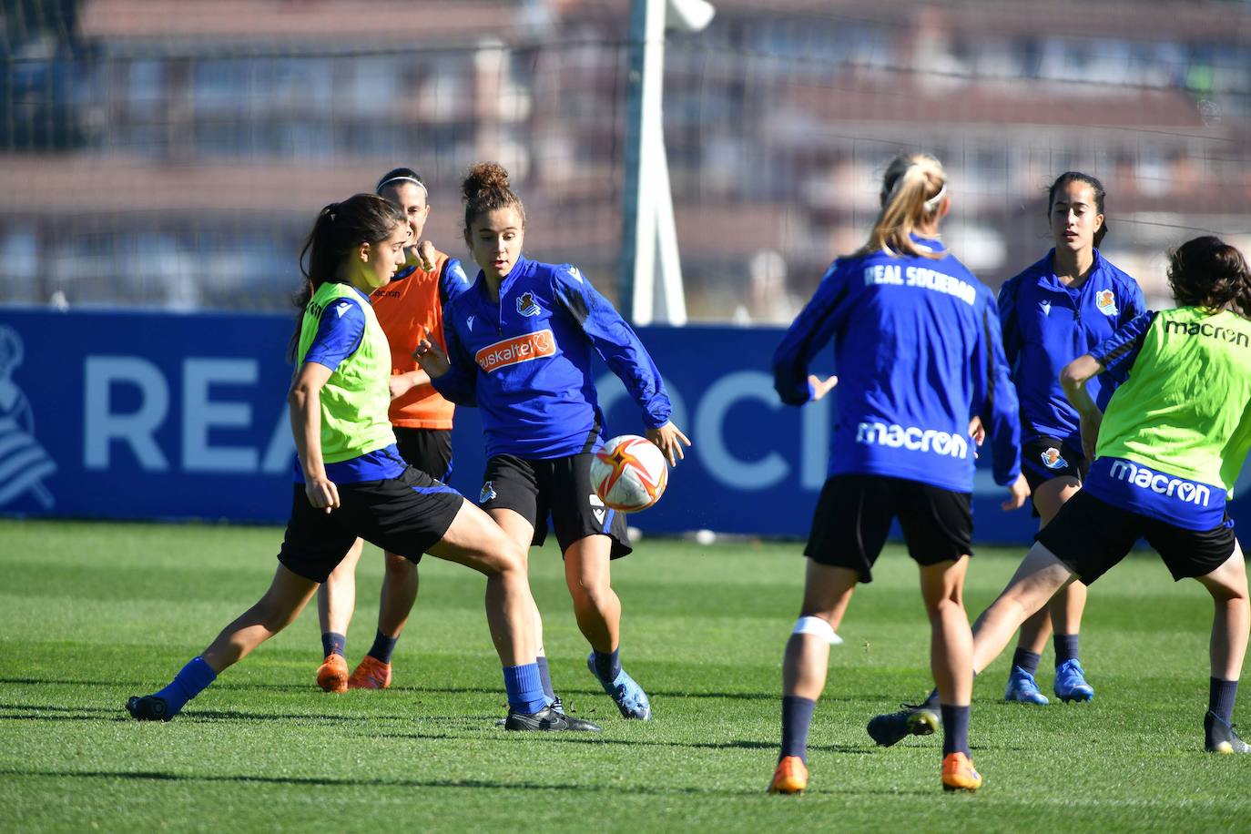 Liga Ellas: Varios casos de Covid obligan a aplazar el Real-Barça de mañana en Zubieta