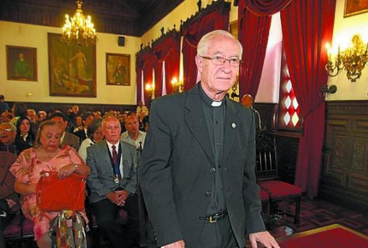 El jesuita bergarés Luis Ugalde, distinguido con el premio Sabino Arana